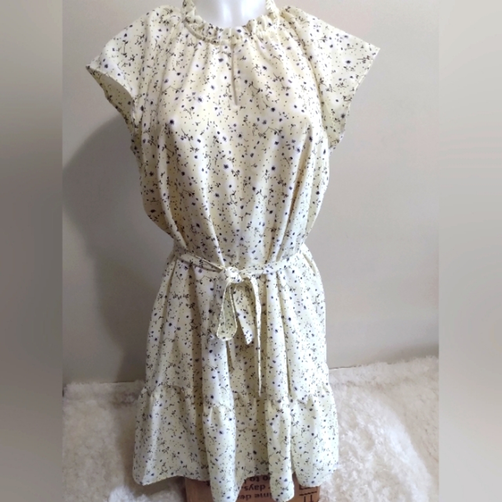 NWOT LC by Lauren Conrad woman's SZ medium floral midi dress